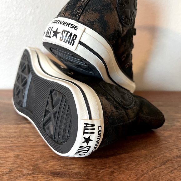 Rare black and metallic gold converse high top. - Picture 10 of 12